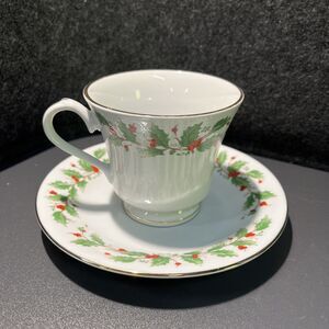 China Pearl Fine NOEL Tea Cup Saucer Set‎ Christmas Holly Berry Holiday